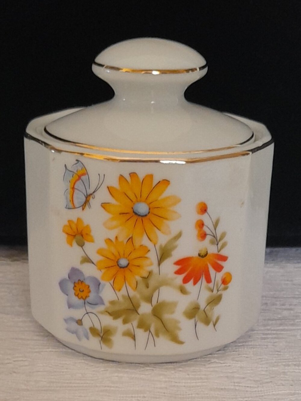Cottage Core (possibly)Sugar Bowl